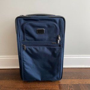 TUMI international alpha 2 2-wheel